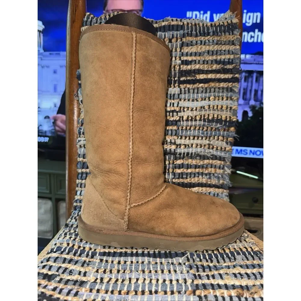 UGG Classic Tall II Boots Women Size [8] Chestnut Suede Sheepskin Winter Cozy